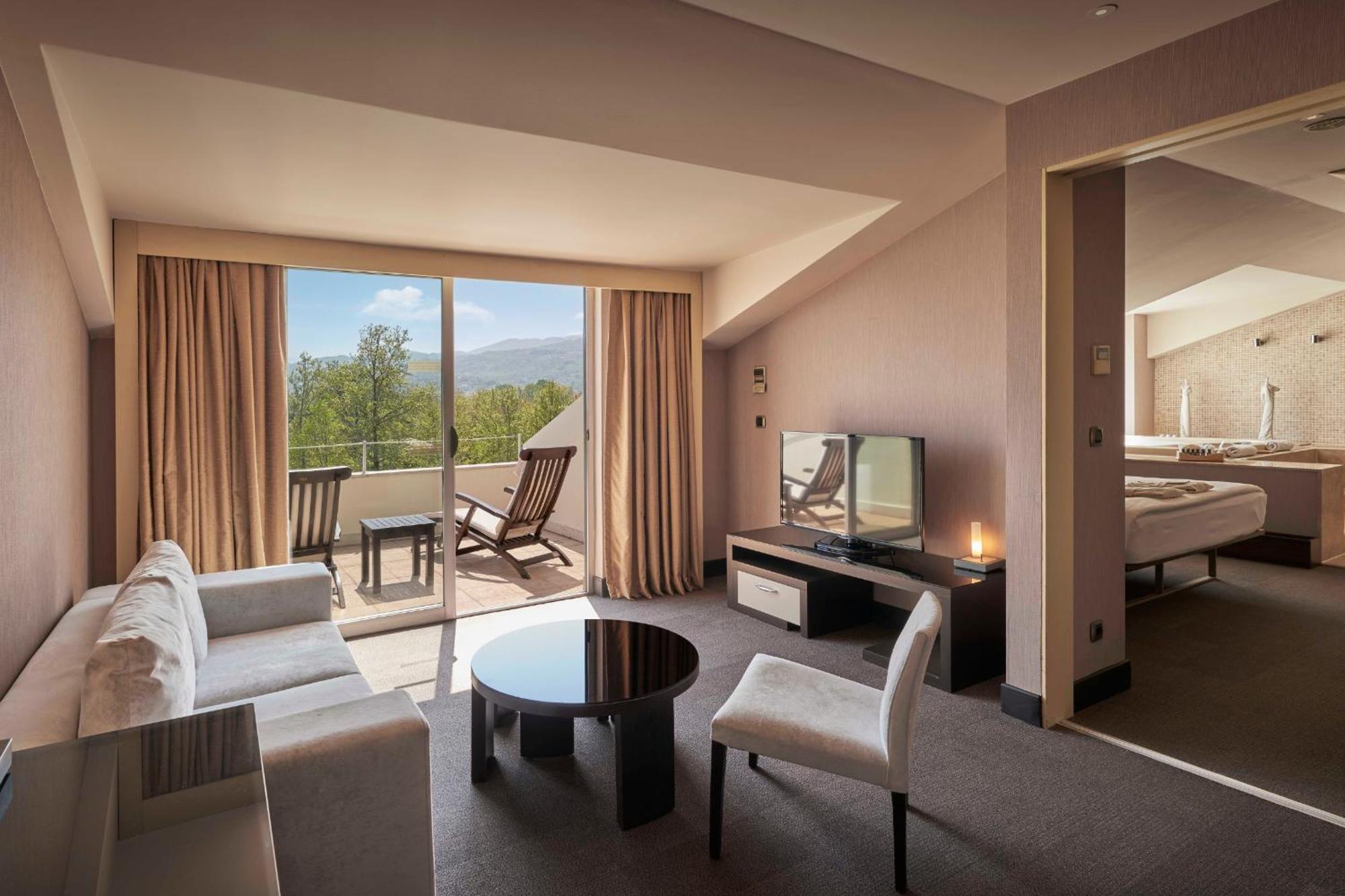 ริชมอนด์ นูอา เวลเนส - สปา เตอร์ซอย โอเตลชิลิก เว ทูริสม์ ยาติริมลารี เอเอส Hotel ซาพานจา ภายนอก รูปภาพ